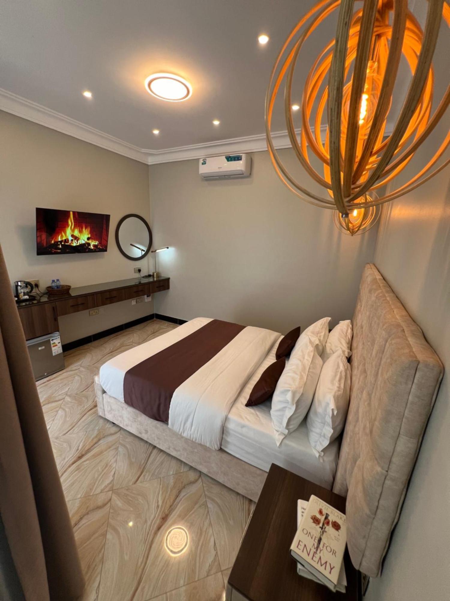 The Nook Boutique Bed & Breakfast Kampala Exterior photo